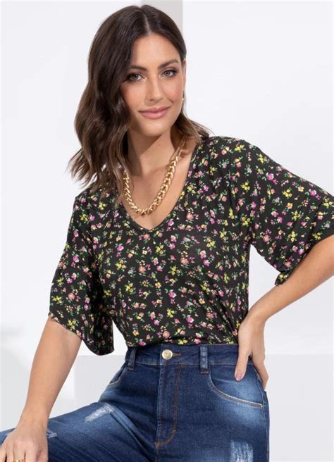 Blusa Floral Decote V Mangas Evasê Quintess