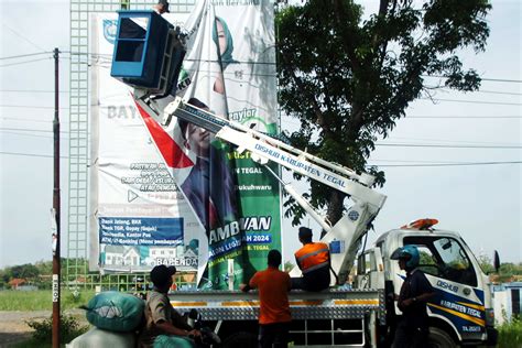 Bawaslu Lempar Bola Baliho Ke Pemda