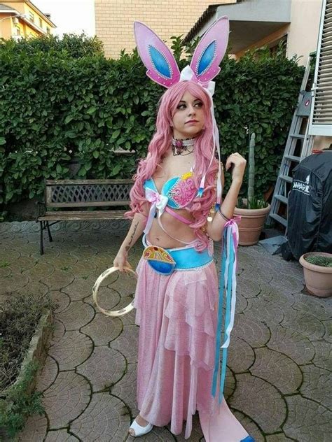 Pin by treckyvoice omg on eevee and his evolutions cosplay | Eevee ...