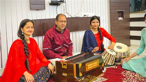 Murli Vale Ne Krishna Bhajan With Papa Ji Mona Chopra Muskan Chopra