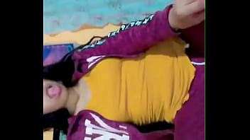 Se toca las chichis para mí XVIDEOS