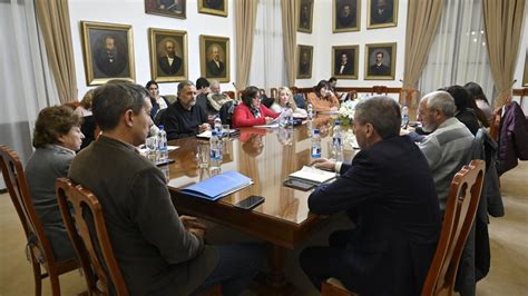 Las Paritarias Para Docentes Y Estatales Se Reanudar N Este Viernes