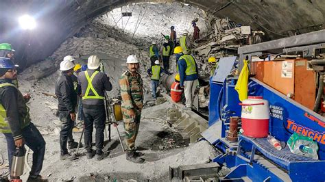 Avoid sensationalising tunnel rescue ops: Govt to TV channels - Rediff.com India News