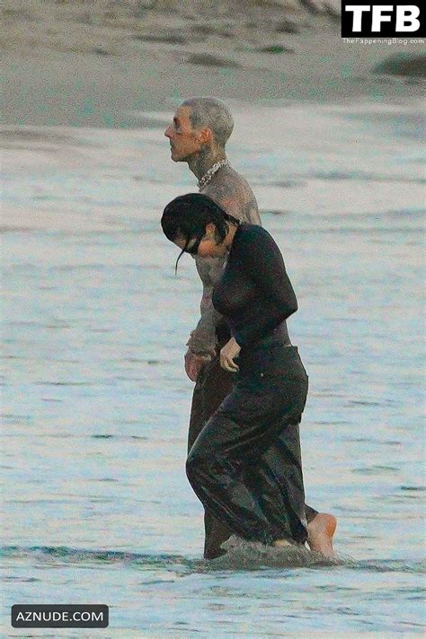Kourtney Kardashian Sexy Seen Flaunting Her Hot Figure Alongside Travis Barker Celebrating Their