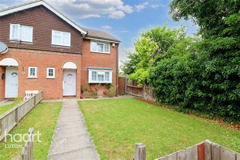 Ellerdine Close Luton 3 Bed Semi Detached House For Sale £375 000