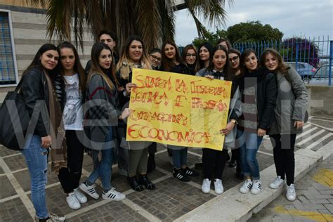 Crotone Ricordate Le Vittime Del Disastro Ferroviario Wesud