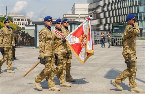 Nowe Mundury Wojsk Obrony Cyberprzestrzeni