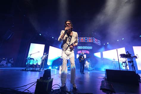 León Larregui Presentó Prismarama En Su Primer Auditorio Nacional