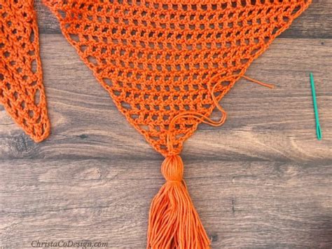 How To Make Easy Yarn Tassels For A Scarf Tutorial Christacodesign