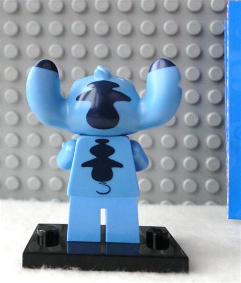 Lego Stitch Minifigure With Stand From Disney Series 1 Colectibles