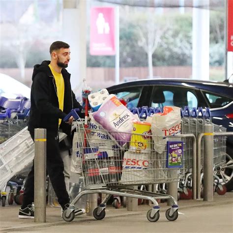 Man Utd Star Bruno Fernandes Was Spotted Shopping With His Wife At The