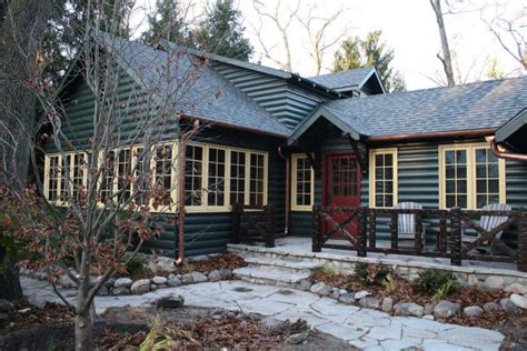 13 Most Artistic Log Cabin Exterior Paint Colors To Get Inspiration