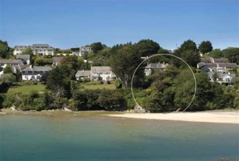 Gordon Ramsay pays £4m for a new stop-gap Cornwall beach mansion only two miles from his Rock ...