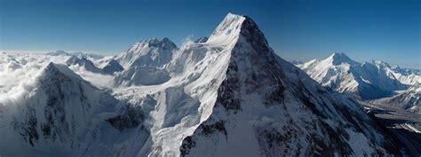 Broad Peak Climbing News