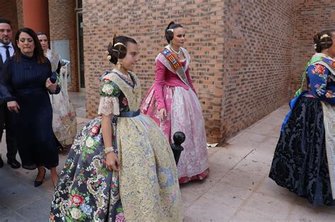 Así es el espolín Gris Imperial de la fallera mayor infantil de València