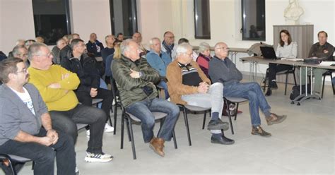 Saint Victor de Cessieu La Boule dacier en assemblée générale ce