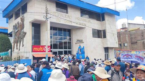 Comerciantes del Sucma San Román realizaron un plantón en exteriores de