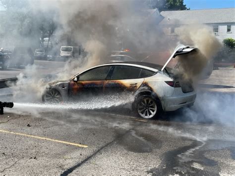 Fully Involved Tesla Car Fire Takes 42 Minutes To Extinguish Stamford Fire Department