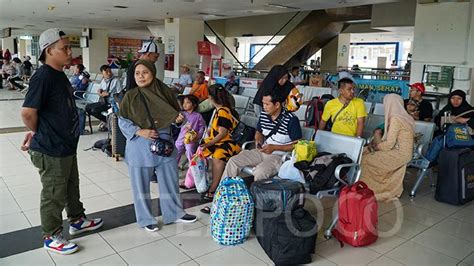 Suasana Terminal Pulogebang Di Hari Terakhir Libur Lebaran Foto Tempo Co