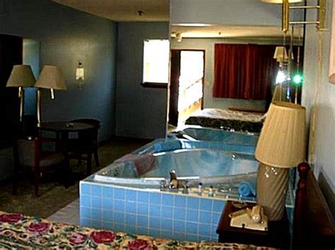 20 Hotel Rooms with Jacuzzi in Connecticut - Anna's Guide