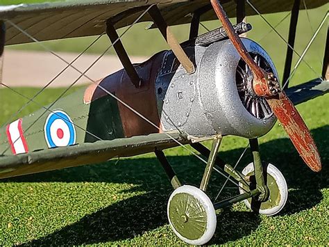 Sopwith Camel WWI RAF Fighter Plastic Model Airplane Kit 1 72