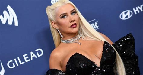 Christina Aguilera reflete sobre infância em lar abusivo Ainda sou