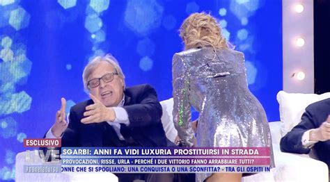 Live Non è La Durso Silenzi E Risate Agli Sgarbi Di Sgarbi Tvblog