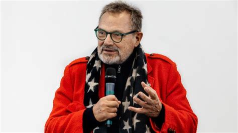 Oliviero Toscani Ho Una Malattia Incurabile L Amiloidosi La