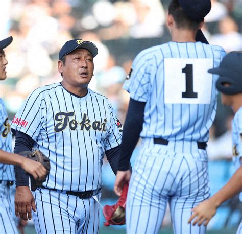 ＜広陵・東海大相模＞エース・藤田（右）に声をかける東海大相模・原監督（撮影・北條 貴史） ― スポニチ Sponichi Annex 野球