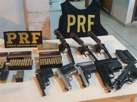 Polícia Apreende Oito Armas De Fogo E 300 Munições Durante Abordagem