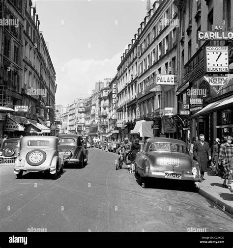 Rue Saint Honoré Paris Hi Res Stock Photography And Images Alamy