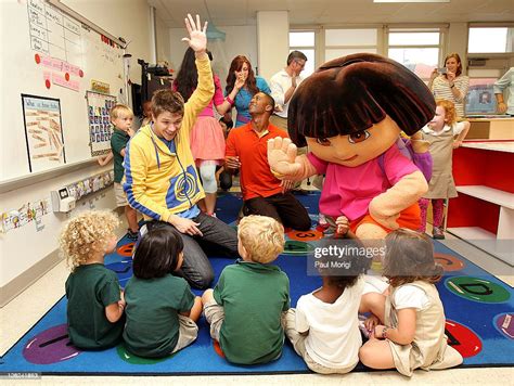 Nickelodeons The Fresh Beat Band And Dora The Explorer Visit Brent