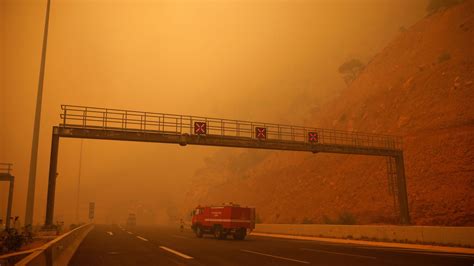 Greece wildfires: Rescuers find 26 bodies near Mati beach | World News ...