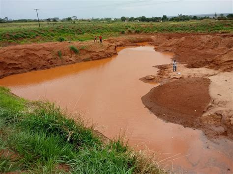 Menino morre afogado em caixa de contenção de água de chuva em Loanda