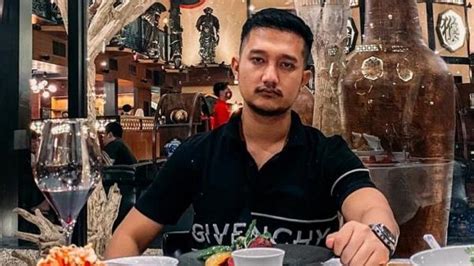 Crazy Rich Surabaya Tom Liwafa Angkat Suara Dikaitkan Dengan Isu