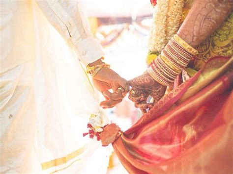 Hindu Wedding Rituals Know What The Saat Phere Signify