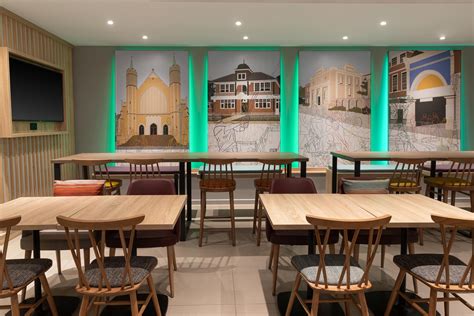 Travelers are praising the service at doubletree by hilton london ealing 31