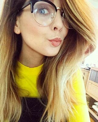 Zoë Sugg Nude OnlyFans NudoStar TV