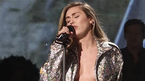 Saturday Night Live Miley Cyrus Goes Braless On Snl News Au