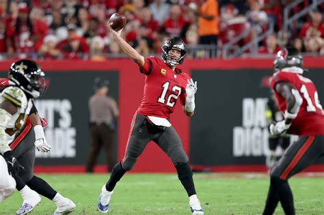 Tom Brady Leads Buccaneers To Last Minute Win Over Saints