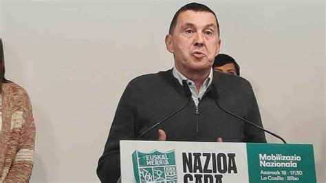 Arnaldo Otegi da un paso al lado y no será el candidato de Bildu a