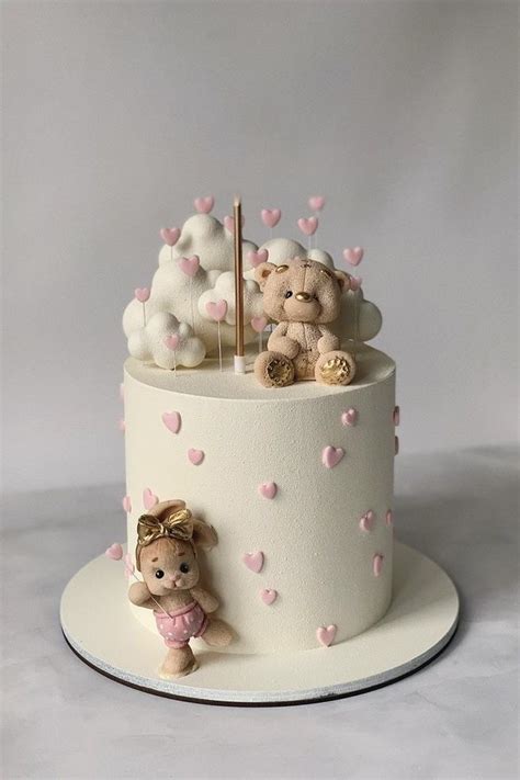 Pin by 𝐯𝐢𝐤𝐭𝐨𝐫𝐢𝐚 on 𝐜𝐚𝐤𝐞𝐬 Birthday cake decorating Baby first