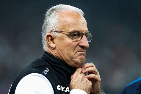 Ap S Derrota Para O Corinthians Santos Demite Dorival J Nior Placar