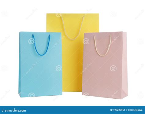 Bolsas De Compras De Papel Diferentes Aisladas En Blanco Imagen De