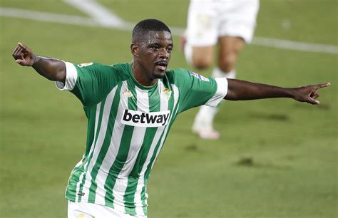 Flamengo Se Aproxima De Acerto William Carvalho