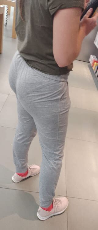 Blonde Pawg Ass Eating Sweatpants Spandex Leggings Yoga Pants Forum