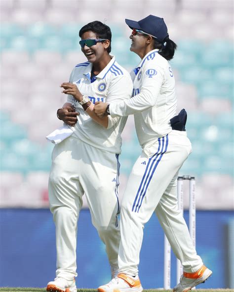 Deepti Sharma struck with her second ball of the Test | ESPNcricinfo.com