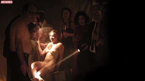 Naked Chloé Petit in La Treve