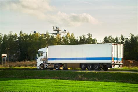 Transporte de mercancías por camión semirremolque por carretera los