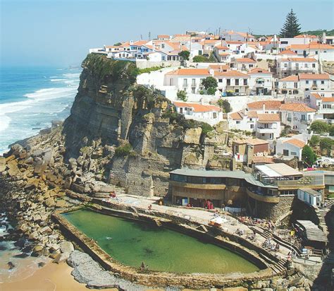 Azenhas do Mar, a aldeia de Sintra que é um postal ilustrado